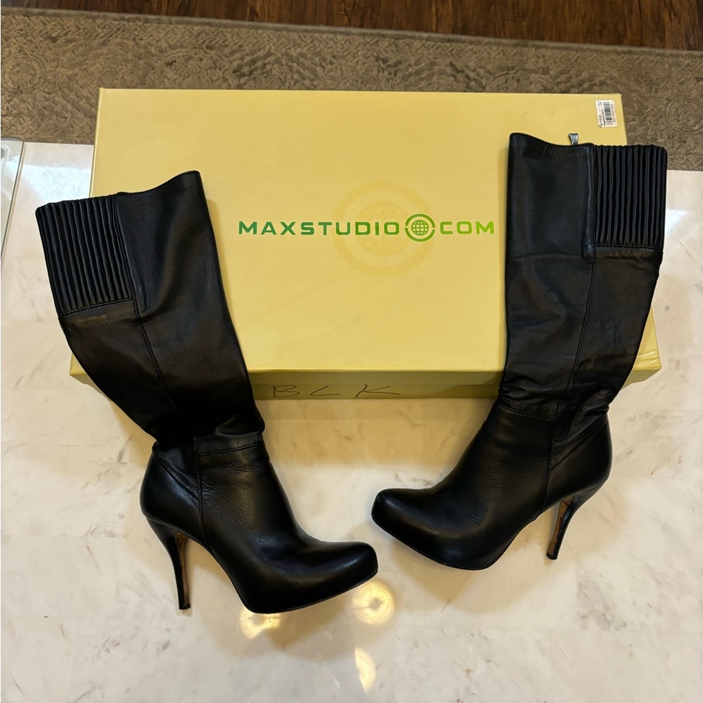 Original MAX STUDIO soft black leather knee boots. Size 6 M